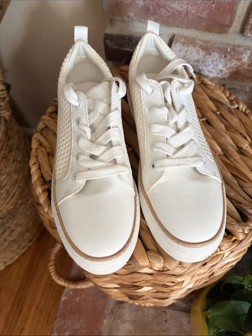 Susina White Low-Top Lace-Up Sneakers with Tan Trim